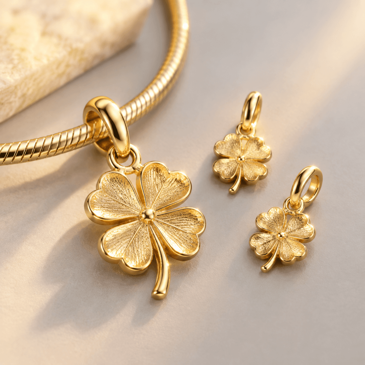 Material Science of four leaf clover charm gold