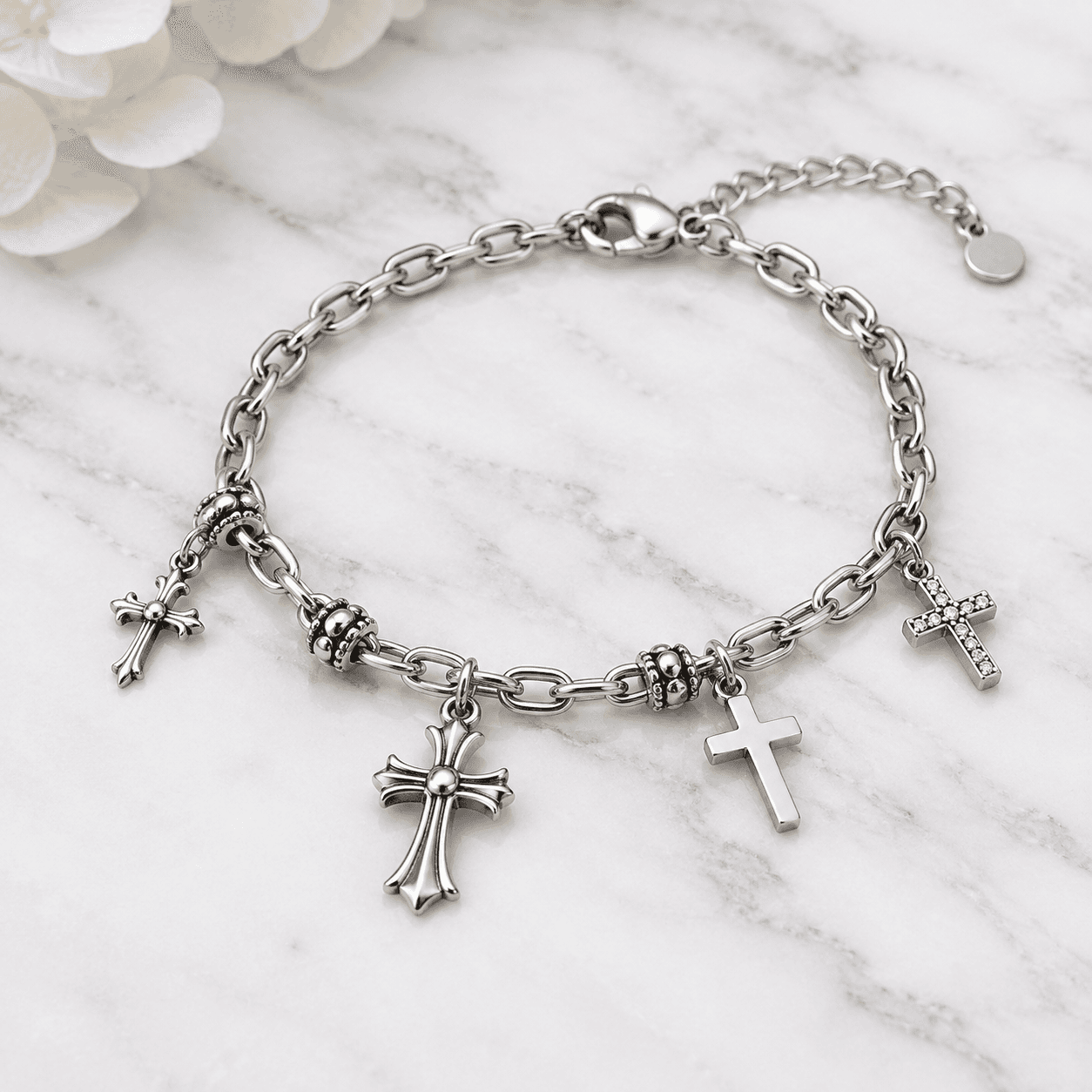 bracelet à charms avec croix Galerie de styles & conseils d'association